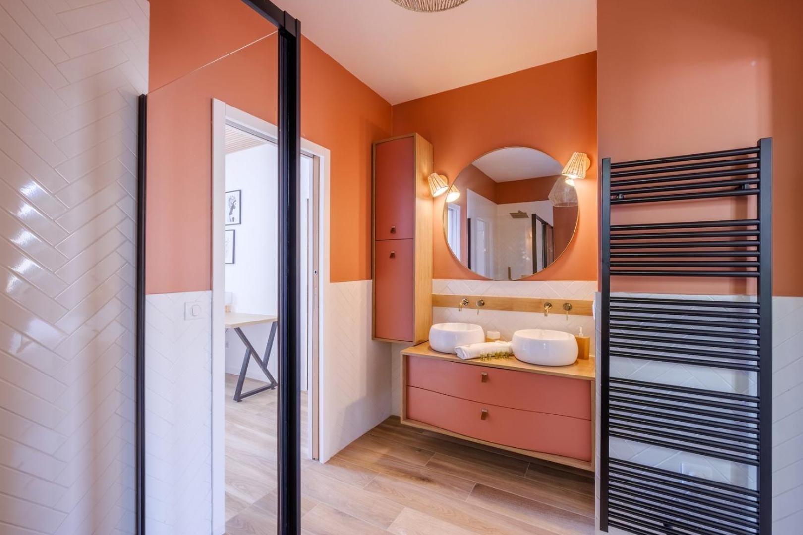 Moderne Pour 8 Personnes - Vue Sur ! Villa Nizza