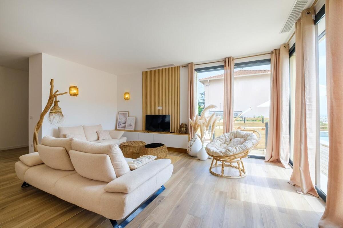 Moderne Pour 8 Personnes - Vue Sur ! Villa Nizza