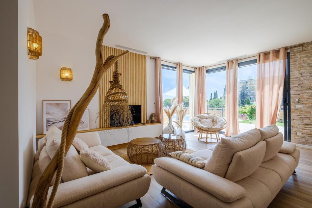 Moderne Pour 8 Personnes - Vue Sur ! Nizza